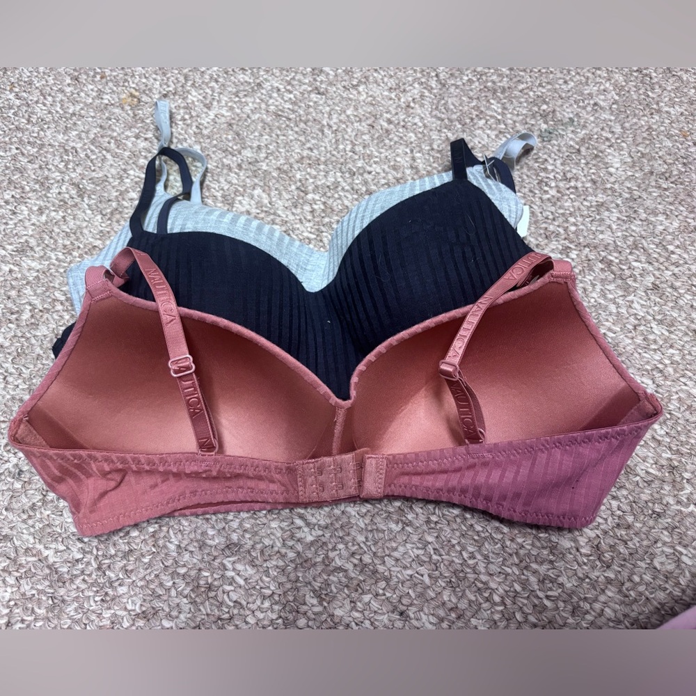 Bras! 3 pack - Picture 4 of 4